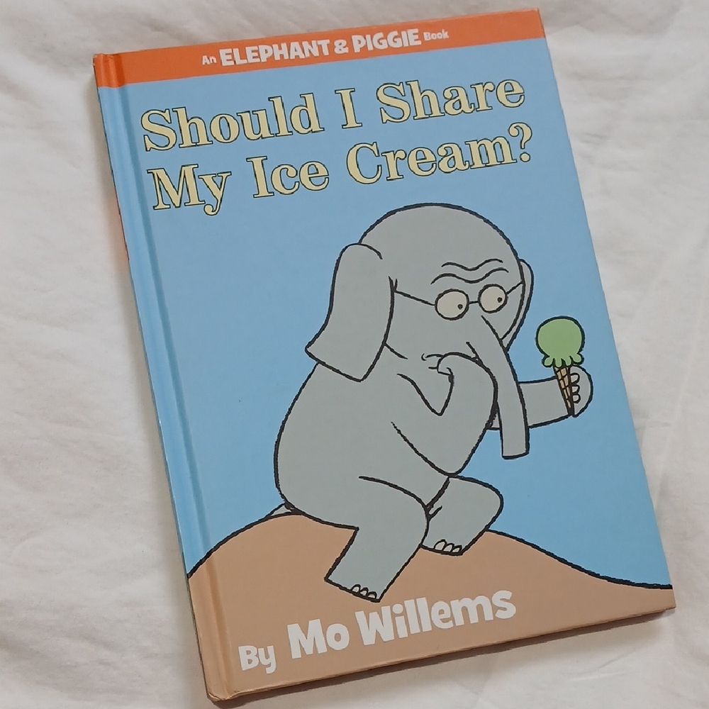 Should I Share My Ice Cream? by Mo Willems - Blue Cover